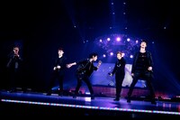「SHINee THE 1ST CONCERT IN TOKYO "SHINee WORLD"」の様子。