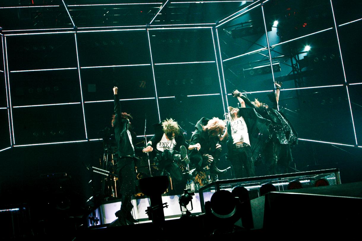 the GazettE、12月26日東京ドーム公演の模様。