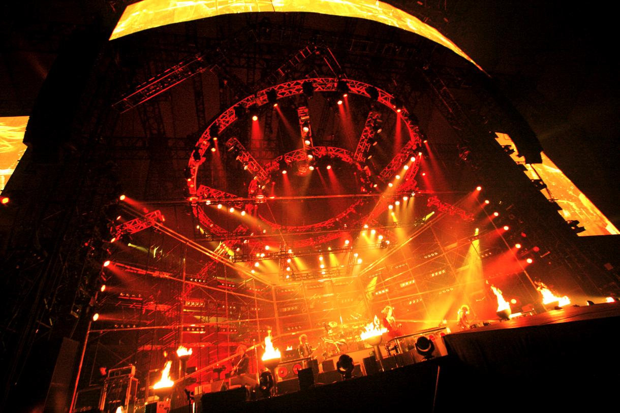 the GazettE、12月26日東京ドーム公演の模様。