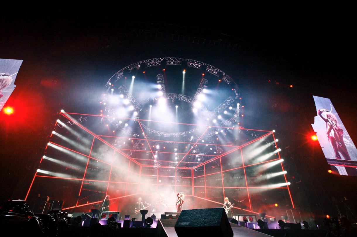 the GazettE、12月26日東京ドーム公演の模様。