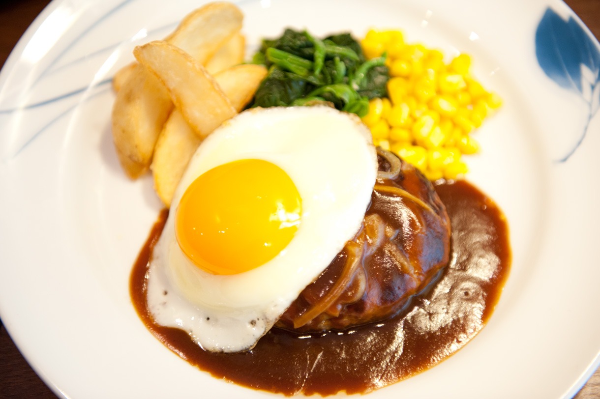 デミグラスハンバーグ（780円）