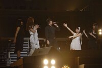 中村悠一（アルト）を囲む女性陣。