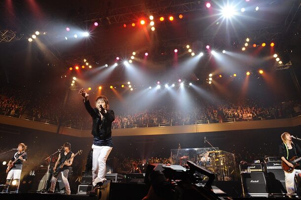 今年も無礼講 Uverworld恒例xmas武道館に1万3000人 音楽ナタリー 今年も無礼講 Uverworld恒例xmas武道館に1万3000人 音楽ナタリー