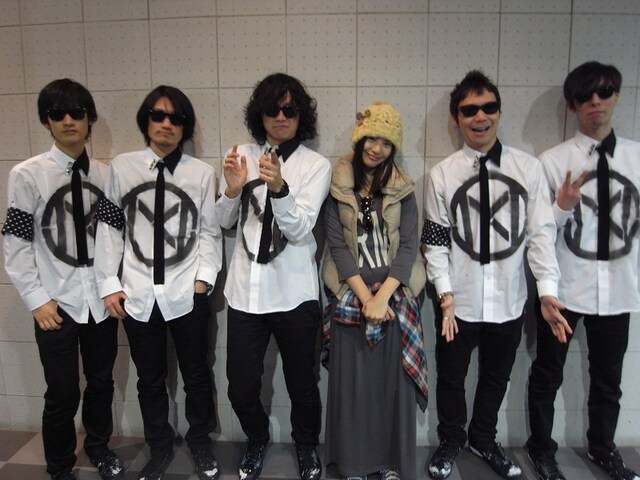 映画主題歌のビデオクリップにも吉高由里子が出演。CMで展開されたストーリーの結末が明かされる（写真はCM撮影時の様子）。