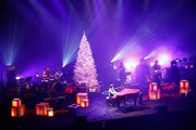 写真は「奥華子クリスマスコンサート'10 一夜限りのSPECIAL SESSION」の様子。