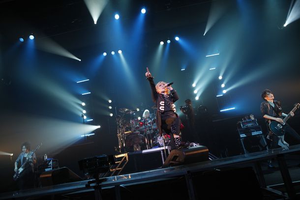 東京・渋谷C.C.LemonホールでのKraのステージ。