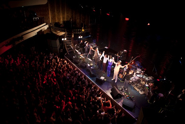 写真は「Midnight Dejavu」東京キネマ倶楽部公演の模様。