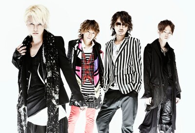 これらの情報は、先程終了した「20th L'Anniversary Starting Live "L'A HAPPY NEW YEAR!"」の終演時に、スクリーンで上映された映像にて発表。新しい情報が流されるたびに、超満員の会場を悲鳴のような大歓声が包んだ。