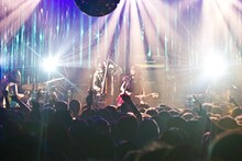 新旧取り混ぜたセットリストでバンドの集大成とも言えるステージを披露したミドリ。（写真：五十嵐絢也）