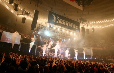 MAVERICK DC SUPER ALL STARSによるセッションの模様。