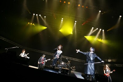 PAUL（44MAGNUM）、タイゾ（ゾロ）、愁（ギルガメッシュ）、Sakura（Creature Creature、Rayflower）、マーティ・フリードマンによるSESSION A。