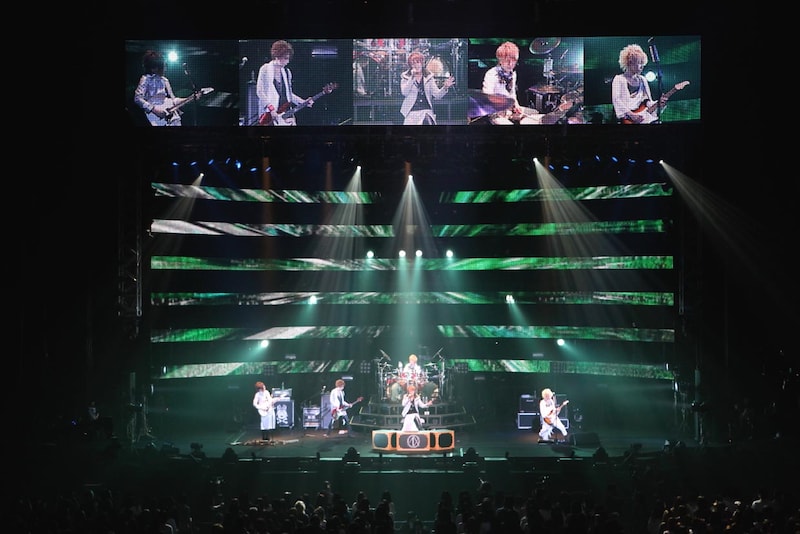 写真は昨日のライブの模様。