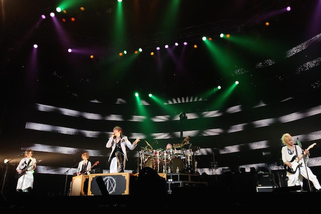 この武道館ライブの模様は、1月31日（月）にWOWOWにてオンエアされる。