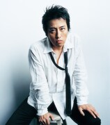 写真は2007年リリースの岡村靖幸シングル「はっきりもっと勇敢になって」ジャケット。