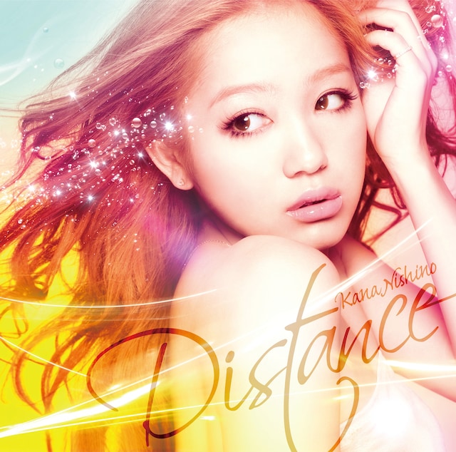 「Distance」初回プレス仕様ジャケット。