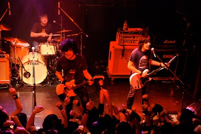 写真は1月13日のライブの模様。