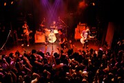 写真は1月13日のライブの模様。