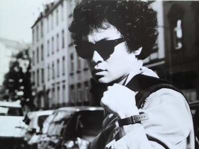 インストアライブが行われる2月6日は前野健太の誕生日。