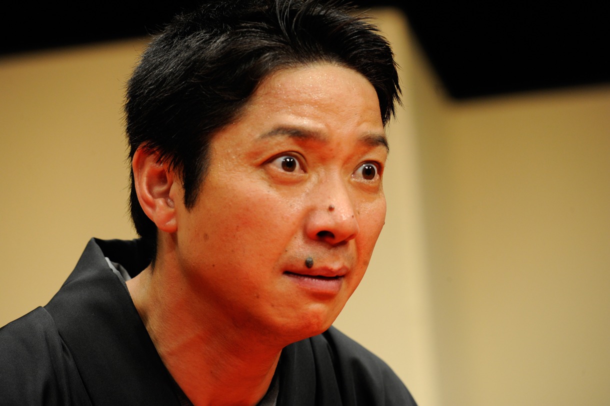 映画「落語物語」のワンシーン。隅田川馬石扮する落語家・山海亭心酒。（C）2011「落語物語」製作委員会