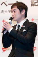 トークセッションでの岩沢厚治。