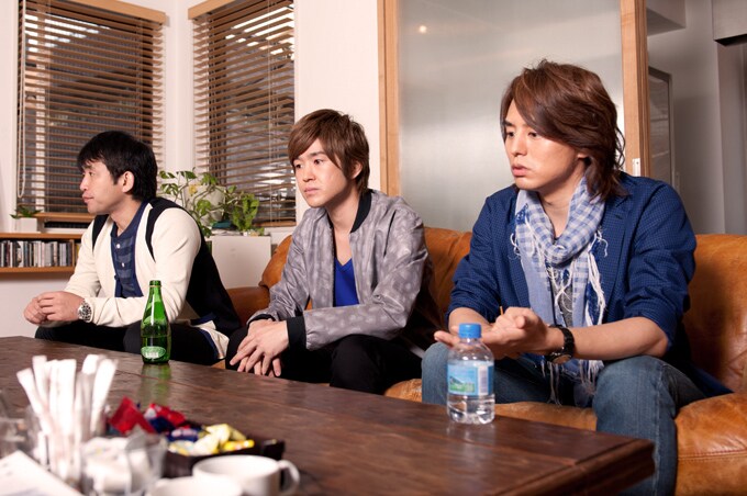 今回のシングルは、脚本家・大島里美が書き下ろした小説付きのボックス仕様で発売。インタビュー終盤ではその内容についても触れている。