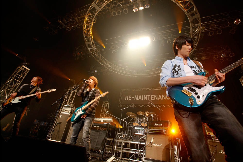 ライブツアー「CNBLUE Zepp Tour 2011 ～RE-MAINTENANCE～」Zepp Tokyo公演の模様。