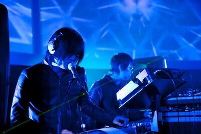 Bradberry Orchestraは2009年10月に結成。これまでにソニー・エリクソンのスマートフォン「Xperia」のCM楽曲などを手がけている。