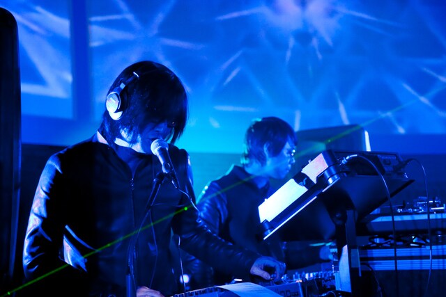 Bradberry Orchestraは2009年10月に結成。これまでにソニー・エリクソンのスマートフォン「Xperia」のCM楽曲などを手がけている。