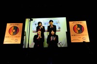 ビデオを通してプレゼンターを務めたTHE BAWDIESは、昨年CDショップ大賞を受賞したことが自分たちの自信につながり、次の作品が生まれたと発言。