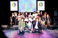授賞式の最後には、大賞を受賞したandymoriと選出に携わったCDショップ店員たちとの記念撮影が行われた。