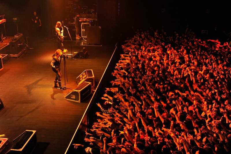 「GLAY 新春特別興行 ～平成の世に生まれて～第一夜」の様子。