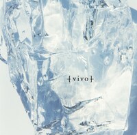 ニューアルバム「[vivo]」（写真）には先行シングル「シンドローム」を含む全10曲を収録。