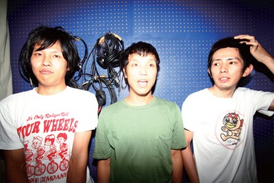 左から藤井学、濱本大輔、次松大助。