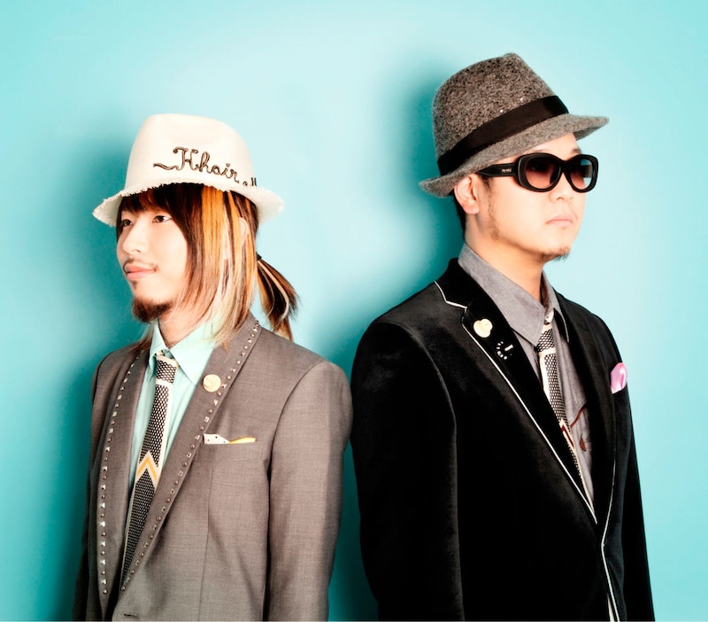 SOFFet（写真左がYoYo、右がGooF）。