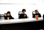 ときには冗談を交えつつ、the pillowsのスタンスについて熱く語ってくれた真鍋吉明、山中さわお、佐藤シンイチロウ(写真左から)。