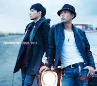 「CHEMISTRY 2001-2011」初回生産限定盤ジャケット。
