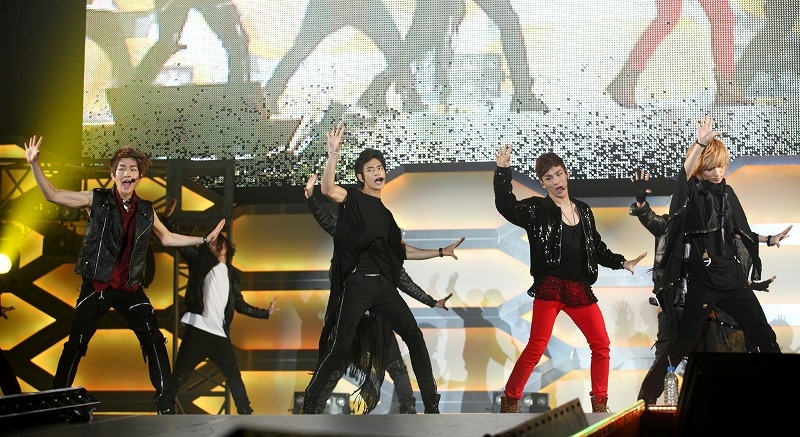 SHINee(ジョンヒョンは足の治療のため欠席)