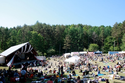 写真は昨年の「TAICOCLUB'10」の様子。ドラマ「モテキ」の野外フェスシーンはこの会場内で撮影された。