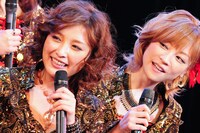 今週の人気の画像5位は、「『新人賞狙いたい』モーニング娘。卒業生が夢のチーム結成」より、石川梨華（写真左）と吉澤ひとみ（右）。