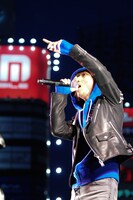 今週の人気の画像10位は、「黒夢1/29新宿シークレットライブ、わずか2分で強制終了」より、清春。