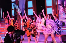 SKE48によるミニライブの様子。