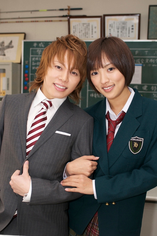 高木夫妻を演じる貴教&夏菜。