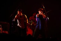 MCでは自分たちの復活のことだけでなく、ストレイテナーの新譜も熱烈アピールしたsmorgas（撮影：橋本塁）。