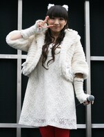 天使の笑顔でピースサインを決めるほっちゃん。