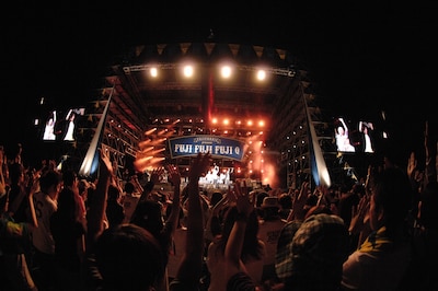 「フジファブリック presents フジフジ富士Q」の様子。