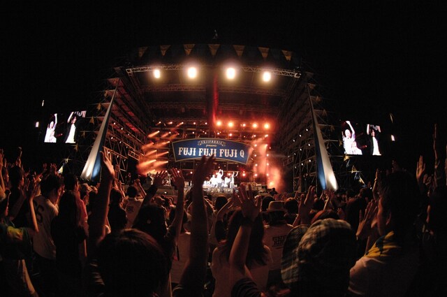 「フジファブリック presents フジフジ富士Q」の様子。