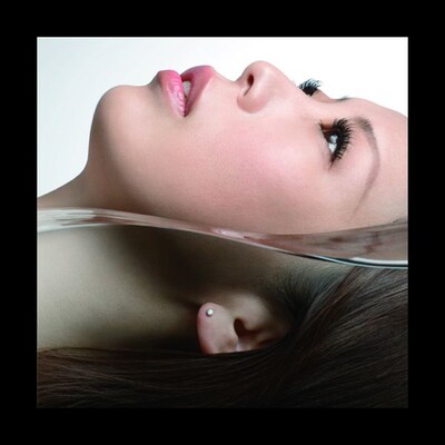 写真はアルバム「透明」ジャケット。