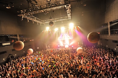 写真は「version21.1 third」Zepp Tokyo公演の様子（撮影：古渓一道）。