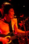 「店内破壊ワンマンライブ『パーフェクト皆殺し集会2011』番外編」の模様（撮影：Tomomi Oie）。
