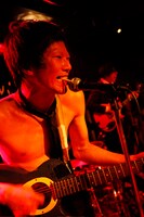「店内破壊ワンマンライブ『パーフェクト皆殺し集会2011』番外編」の模様（撮影：Tomomi Oie）。